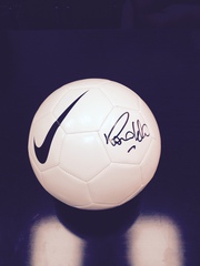 Мяч с автографом Роналдо